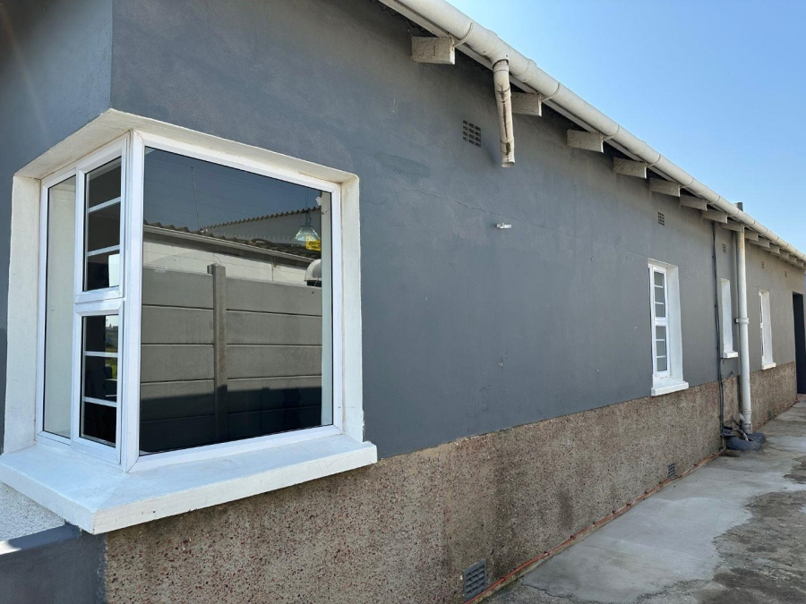 6 Bedroom Property for Sale in Sidwell Eastern Cape